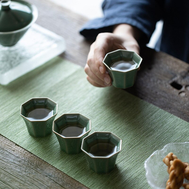 2 vnt / rinkinys Yue krosnies Celadon arbatos puodelio vadovas Kūrybinis namų apyvokos kvadratinis puodelis Vienas mažas meistras puodelis Keraminis Kung Fu arbatos rinkinio priedas