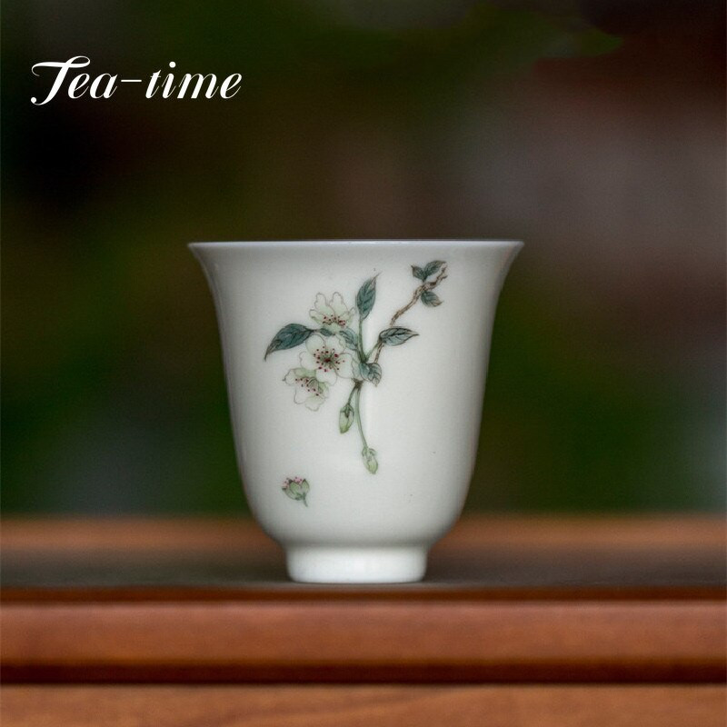 50 ml Sárgabarack Fehér máz porcelán teáscsésze Kézzel festett begónia virágos kerámia teáscsészék Vékony abroncsos tál Kung Fu teáskészlet Master Cup