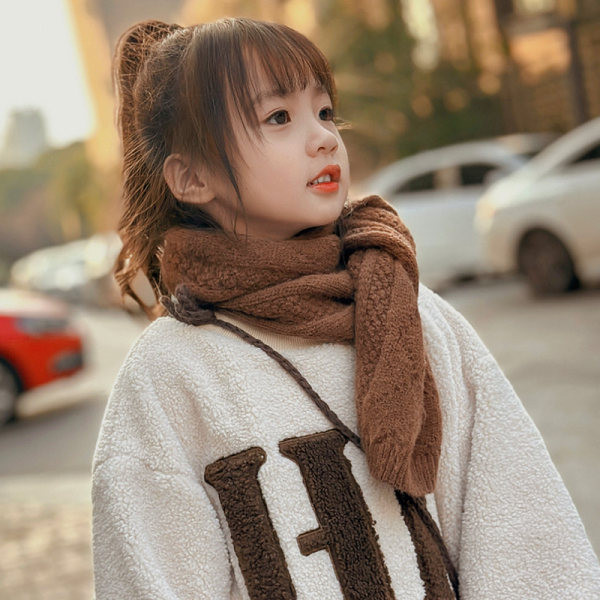 Esarfa tricotata potrivita pentru fete sau baieti