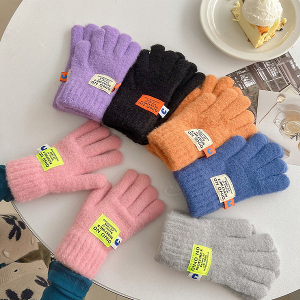 Gyermek plüss kesztyű mintával