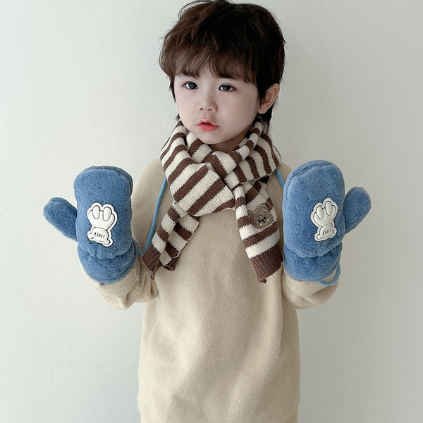 Aplicație din lână și mănuși cu șireturi pentru băieți și fete