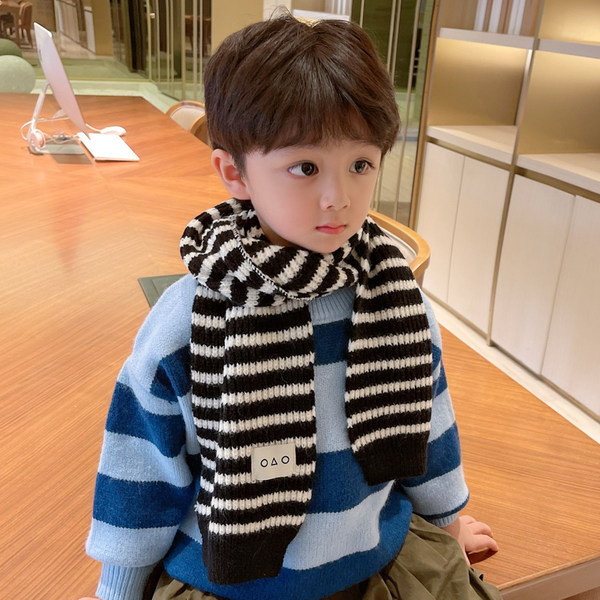 Casual πλεκτό κασκόλ με λογότυπο για αγόρια