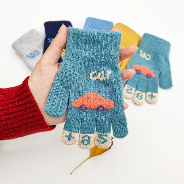 Gyermek téli kesztyű, hímzett felirattal