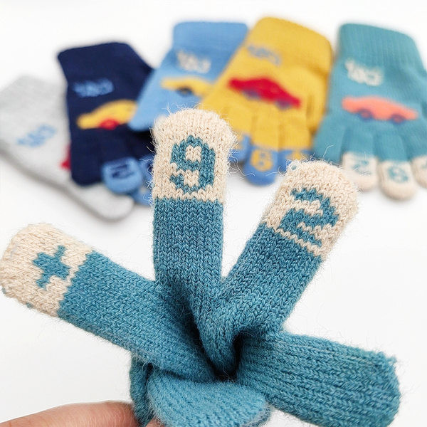 Gyermek téli kesztyű, hímzett felirattal