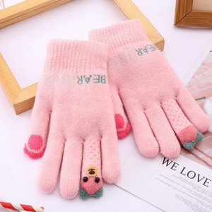 Téli gyerekkesztyűk felvitellel és felirattal