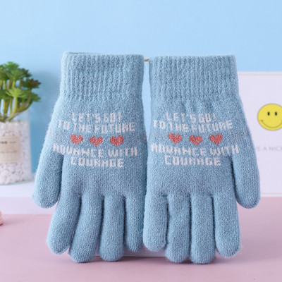 Téli gyerekkesztyűk felvitellel és felirattal