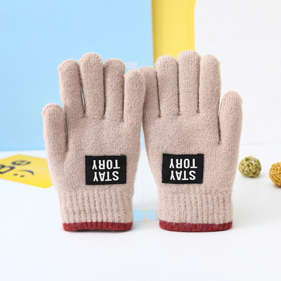 Téli gyerekkesztyűk felvitellel és felirattal