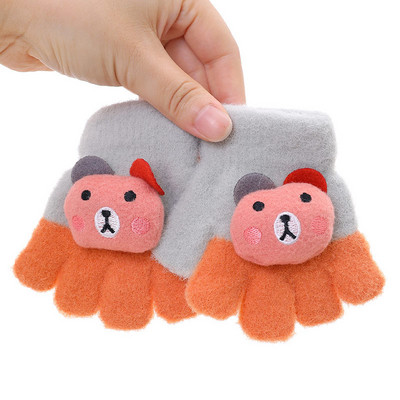 Puffasztott gyerekkesztyű 3D elemmel