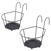 Raudkunsti rippkorvi lillepotihoidik üle rööpaaia istutusriidepuud siseõue rõdule