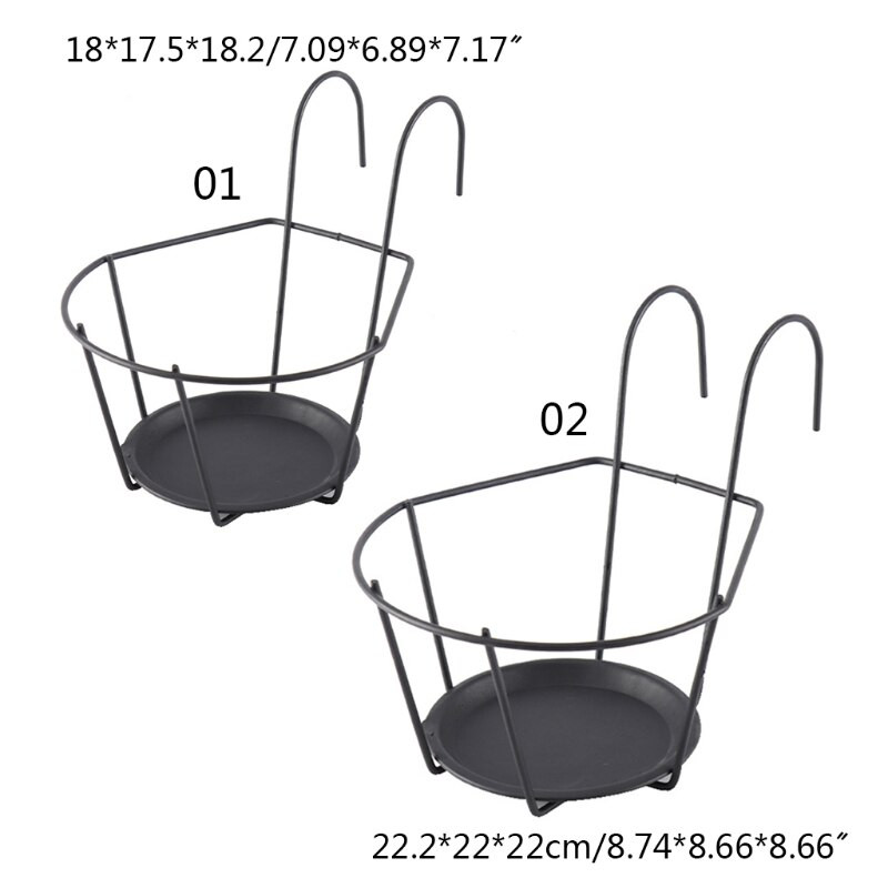 Raudkunsti rippkorvi lillepotihoidik üle rööpaaia istutusriidepuud siseõue rõdule