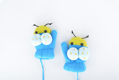 Gyermek téli kesztyű több modell rátéttel és fűzővel