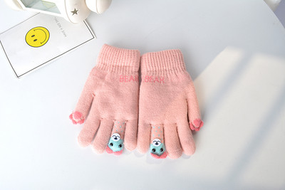 Gyermek téli kesztyű több modell rátéttel és fűzővel