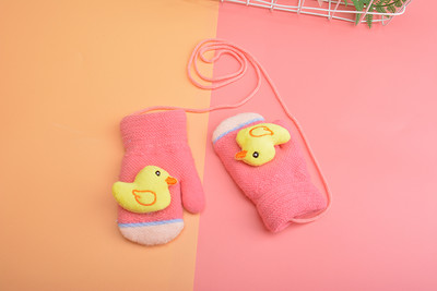 Gyermek téli kesztyű több modell rátéttel és fűzővel