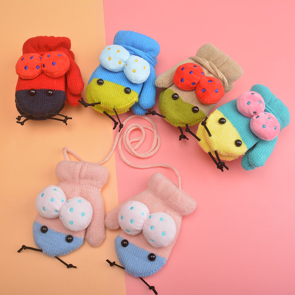 Gyermek téli kesztyű több modell rátéttel és fűzővel