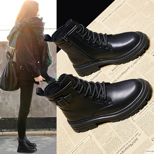 Γυναικεία μοντέρνα βρετανικά μποτάκια με κορδόνια με μεταλλική αγκράφα