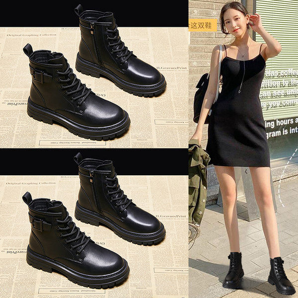 Γυναικεία μοντέρνα βρετανικά μποτάκια με κορδόνια με μεταλλική αγκράφα