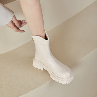 Tiszta női csizma modell