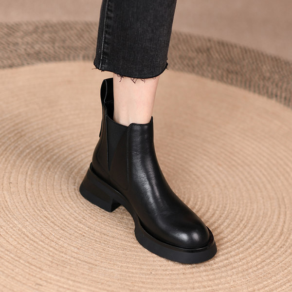 Model curat - cizme dama