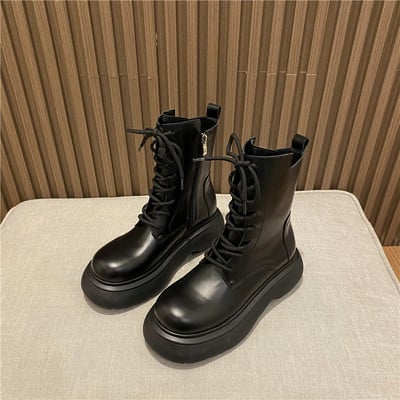 Modern női csizma 5 cm magas talppal, öko bőrből