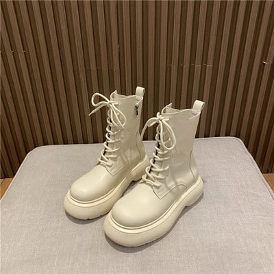 Modern női csizma 5 cm magas talppal, öko bőrből