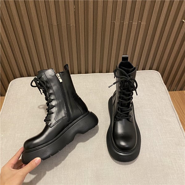 Modern női csizma 5 cm magas talppal, öko bőrből
