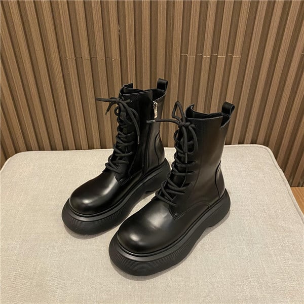 Modern női csizma 5 cm magas talppal, öko bőrből