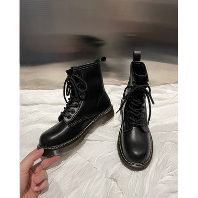 Juodos spalvos moteriški apvalūs batai iš eko odos