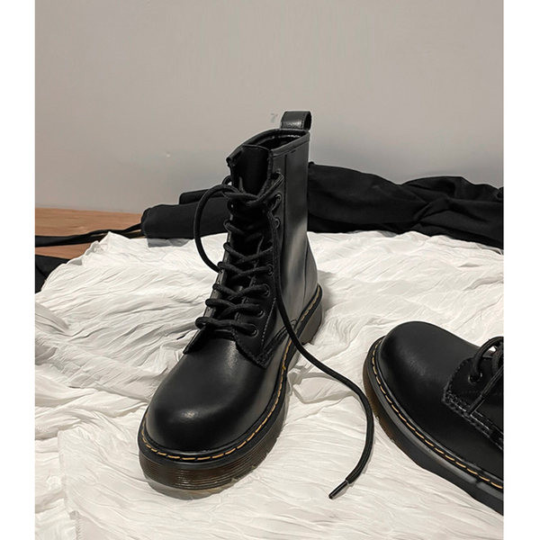 Juodos spalvos moteriški apvalūs batai iš eko odos