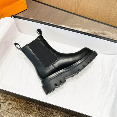 Naujo modelio moteriški aulinukai iš eko odos grubiu padu – suapvalinta