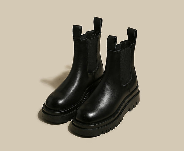 Naujo modelio moteriški aulinukai iš eko odos grubiu padu – suapvalinta