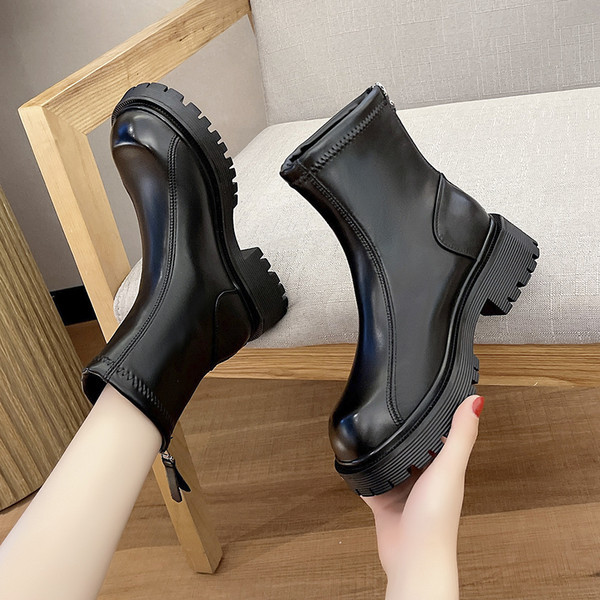 Model nou de cizme de dama din piele artificiala
