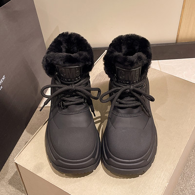 Moteriški laisvalaikio suvarstomi batai