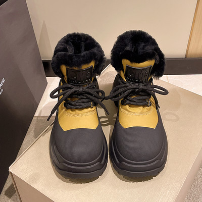 Moteriški laisvalaikio suvarstomi batai