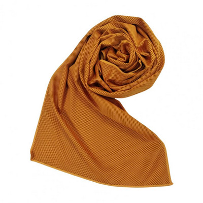 Pūkuotas, lengvai nešiojamas vasarinis, lauke, patalpose, šaltas ledo šaltį jaučiantis rankšluostis bendrabučiui