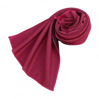 Pūkuotas, lengvai nešiojamas vasarinis, lauke, patalpose, šaltas ledo šaltį jaučiantis rankšluostis bendrabučiui