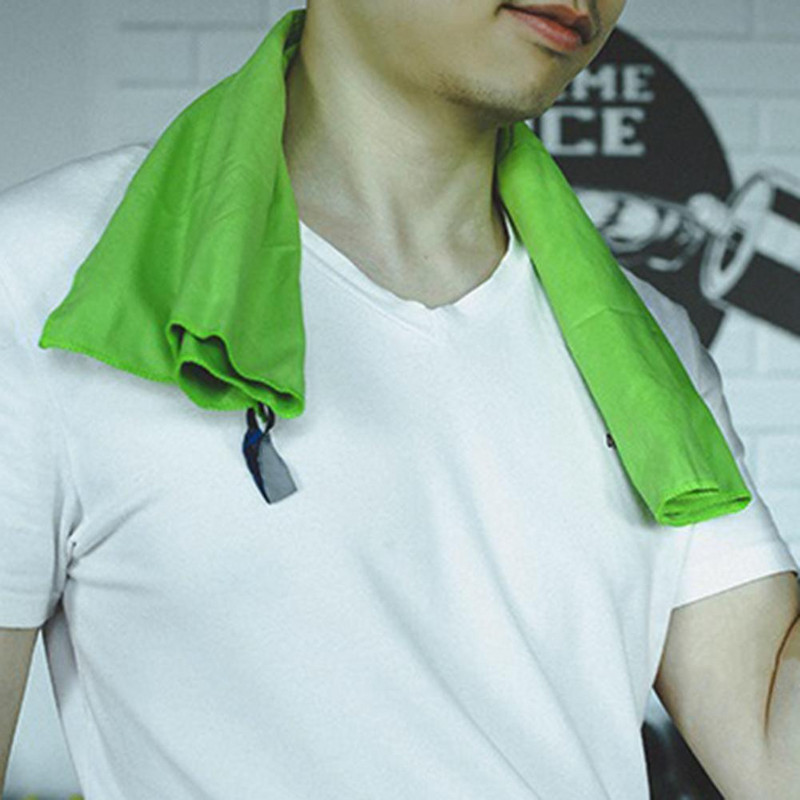 Valomasis rankšluostis Itin minkštas, stipriai sugeriantis vandenį greitai džiūstantis jogos kūno rengybos rankšluostis lauke