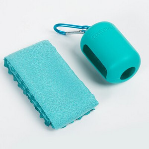 Utazás Új sporttermékek Mikroszálas zsebméretű tornatermi sporttörölköző Gyorsan szárad szilikon dobozzal