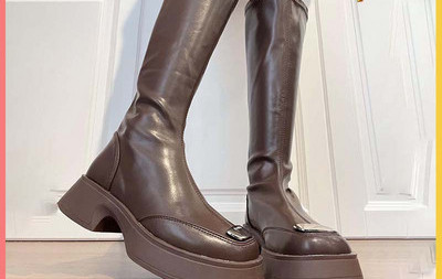 Fém elemes női csizma