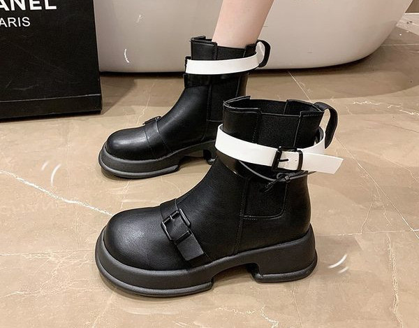 Cizme casual de damă cu cataramă