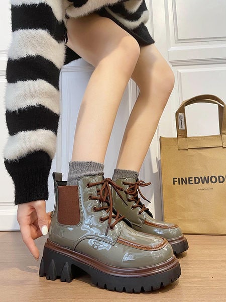 Moteriški batai iš eko odos - su raišteliais