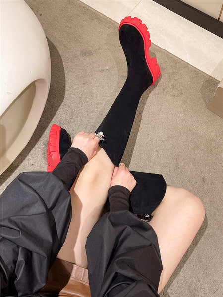 Moteriški ekologiški zomšiniai batai