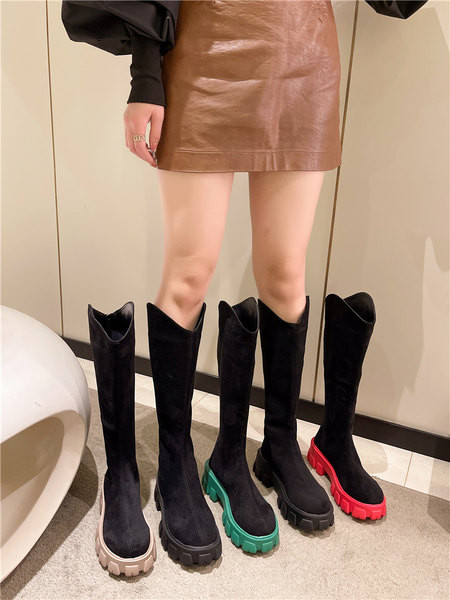 Moteriški ekologiški zomšiniai batai