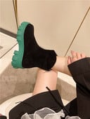 Moteriški batai su spalvinga platforma ir užtrauktuku