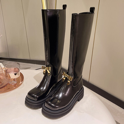 Női alkalmi csizma cipzárral és szalaggal