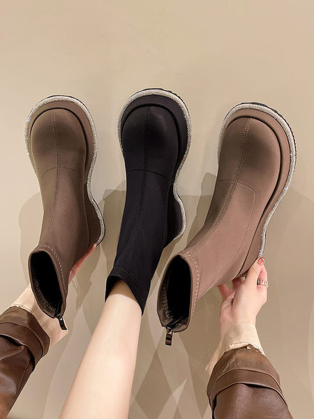 Μοντέρνες γυναικείες στρογγυλές μπότες με διακοσμητικές πέτρες