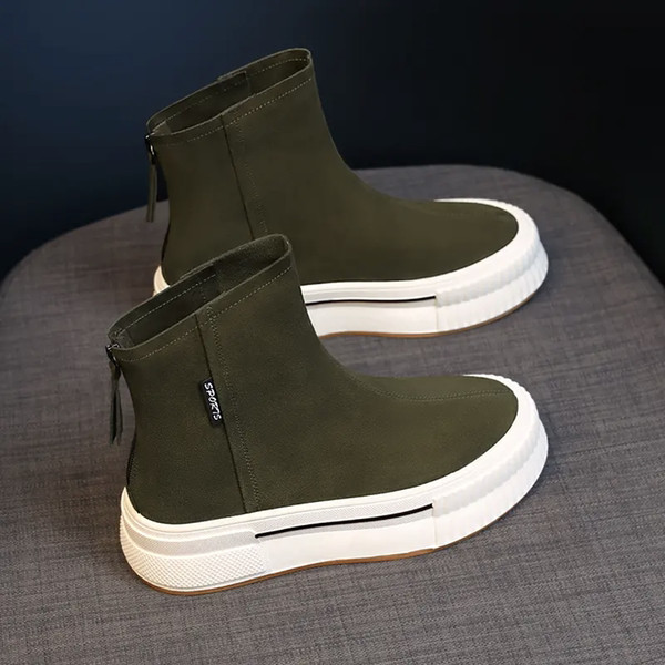 Női csizma öko velúrból, 4 cm magas talppal