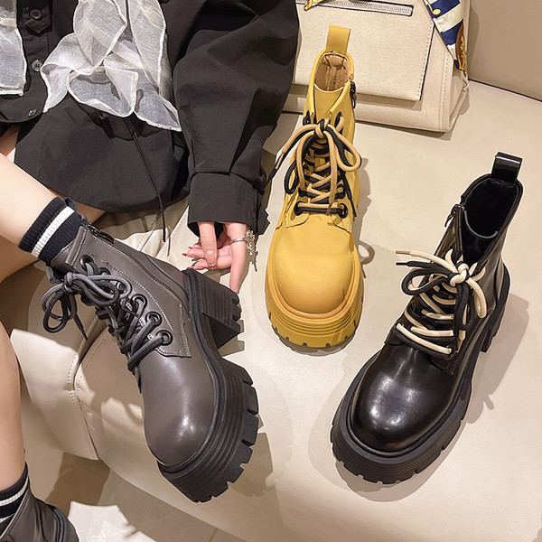 Új modell női bőrcsizma szögletes sarokkal