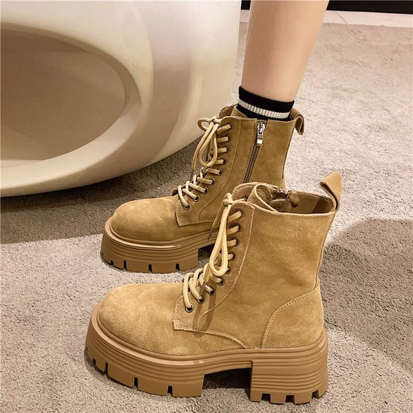 Őszi női csizma vastag sarokkal