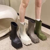 Ženske četvrtaste čizme s grubim potplatom