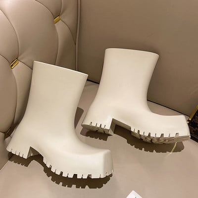 Ženske četvrtaste čizme s grubim potplatom